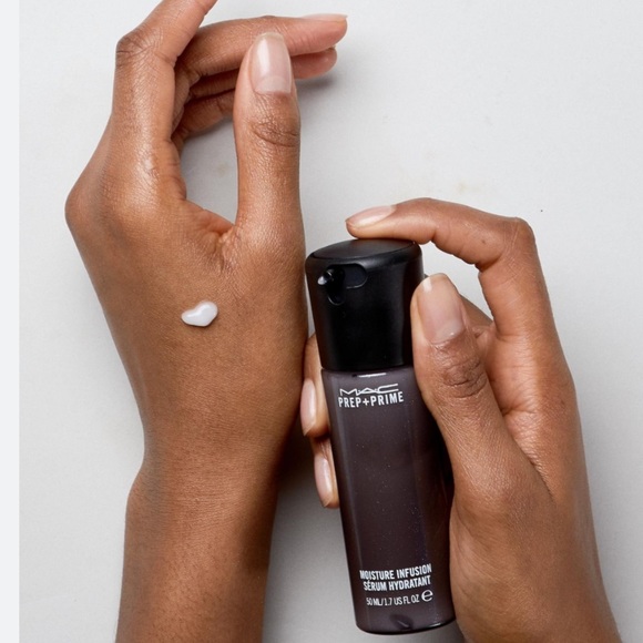 MAC Prep + Prime Moisture Infusion - Picture 2 of 12